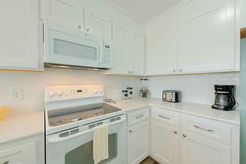 Sandy Dunes Oceanfront Condo - Just Renovated June 2020 Myrtle Beach Dış mekan fotoğraf