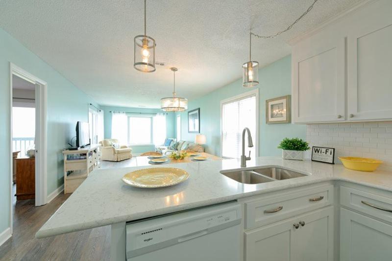Sandy Dunes Oceanfront Condo - Just Renovated June 2020 Myrtle Beach Dış mekan fotoğraf