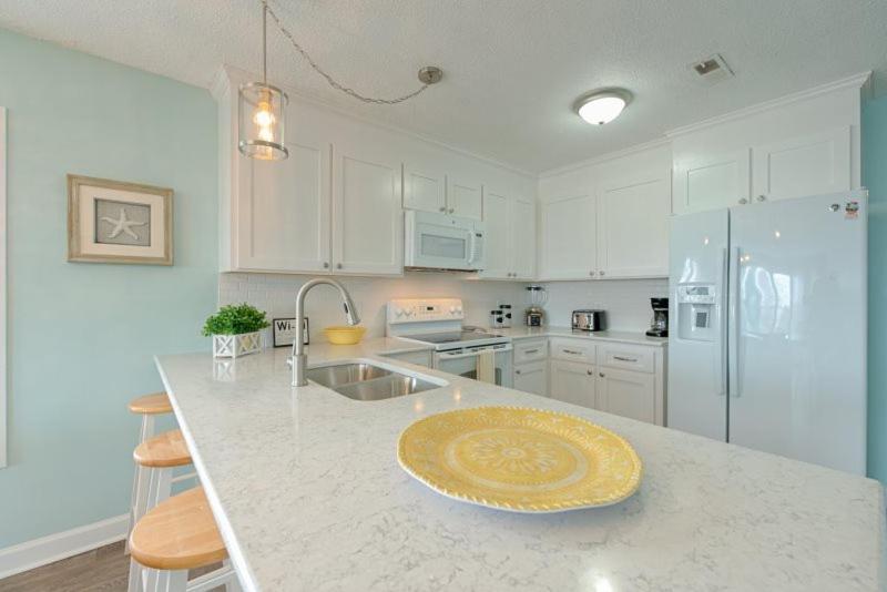 Sandy Dunes Oceanfront Condo - Just Renovated June 2020 Myrtle Beach Dış mekan fotoğraf