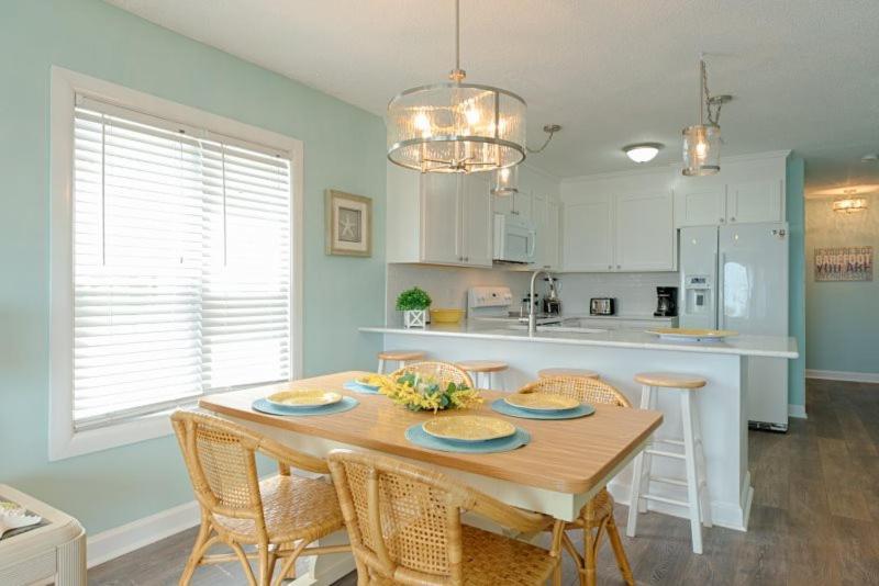 Sandy Dunes Oceanfront Condo - Just Renovated June 2020 Myrtle Beach Dış mekan fotoğraf
