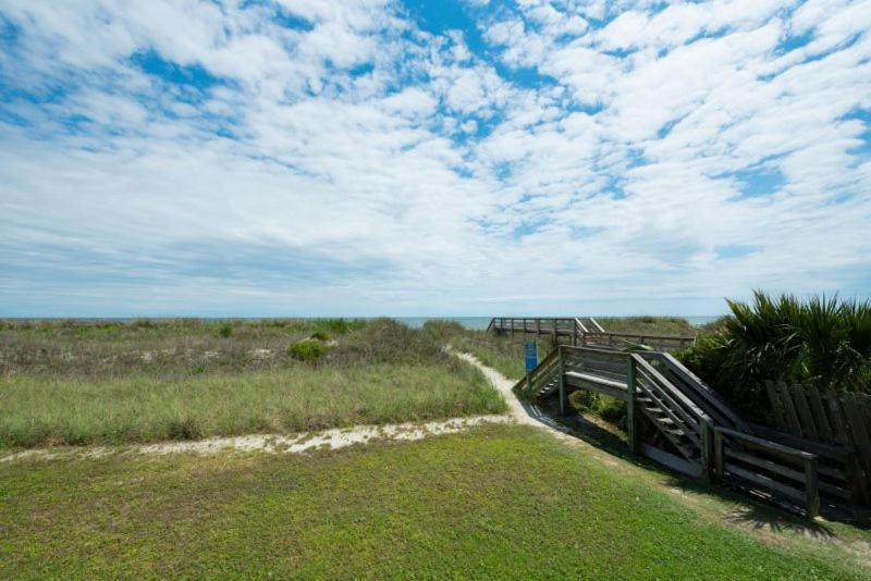 Sandy Dunes Oceanfront Condo - Just Renovated June 2020 Myrtle Beach Dış mekan fotoğraf