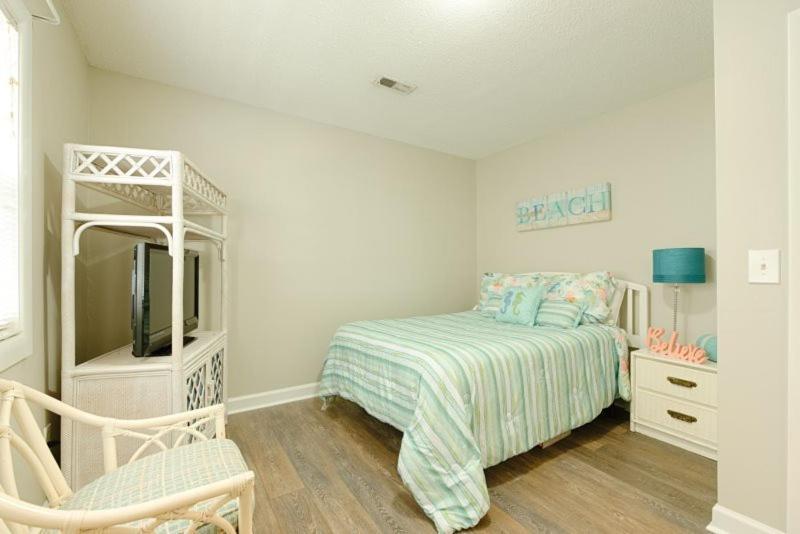 Sandy Dunes Oceanfront Condo - Just Renovated June 2020 Myrtle Beach Dış mekan fotoğraf
